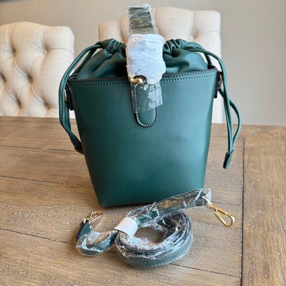 Melie Bianco Alexis Small Vegan Leather Bucket Crossbody Green NWT Drawstring - Picture 2 of 16